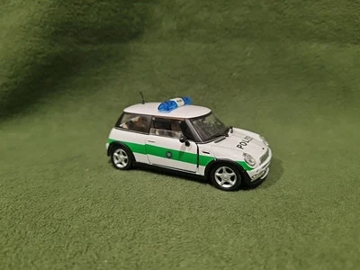 SCHUCO MINI POLIZEI GERMANY POLIZIA SCALA 1/43  - Immagine 1 di 4
