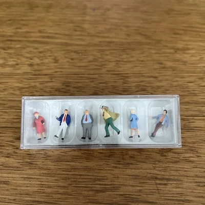 Preiser 10124 pedoni? Sfondo panoramico HO (1/87) rifinito preverniciato - Immagine 1 di 4