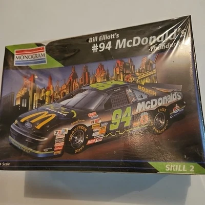 AMT ERTL NASCAR #94 McDonald's Racing Team Thunderbat Foto 1 de 4