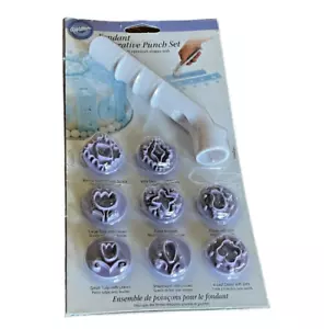 Juego de punzones decorativos Wilton Fondant 8 diseños nuevo de lote antiguo - Imagen 1 de 4