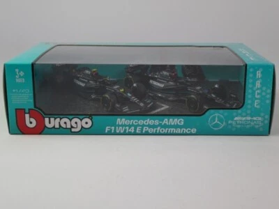 Burago set Mercedes W14 #44 Lewis Hamilton #63 George Russell 2023 1/43 18-38071 - Immagine 1 di 4