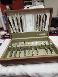 1847 Rogers Brothers Flair Silverplate Silverware Flatware 38 Piece Set Box Read - Picture 1 of 13