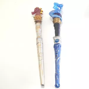 MagiQuest Zauberstab Topper Great Wolf Lodge, blau/roter Drache New Kingdom - Bild 1 von 7