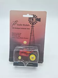 Modellino vintage scala Ertl 1/64 trattore rosso Massey Harris - Foto 1 di 6