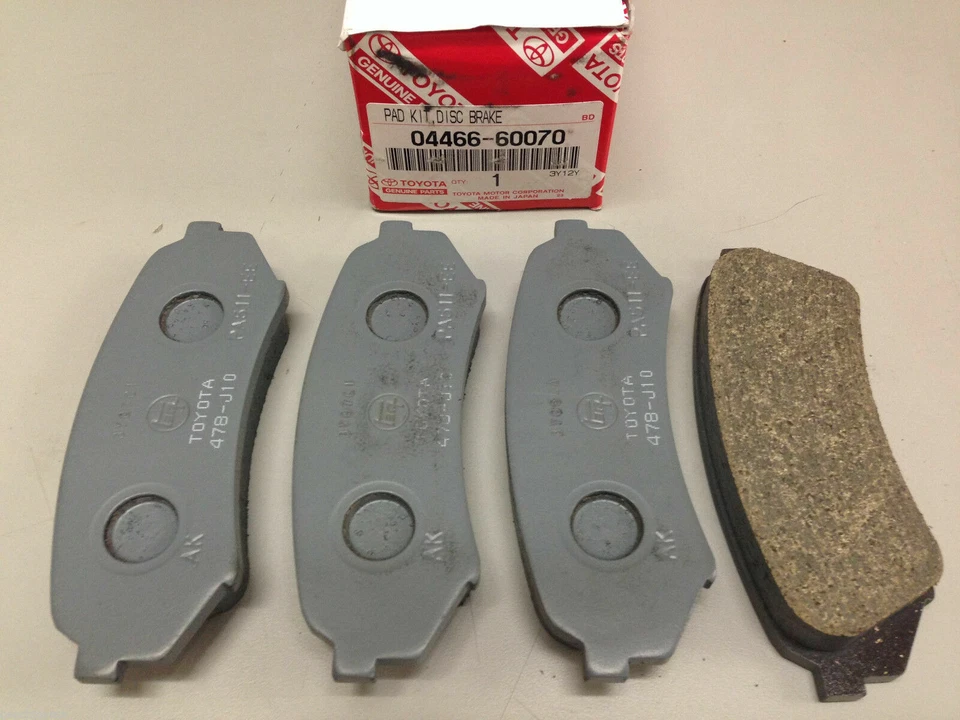 Kit de pastillas de freno traseras OEM Toyota Land Cruiser (1998-2007) (04466-60070) Foto 1 de 1