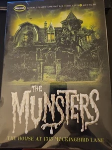 Moebius Models The Munsters House At 1313 Mockingbird Lane HO (1/87th Scale) NIB - Picture 1 of 4