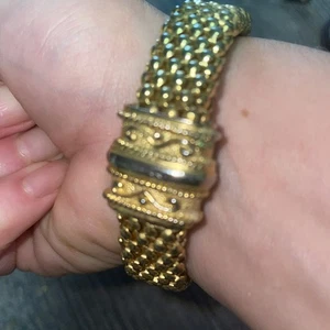 Gold Tone Mesh Weave Bracelet 7.5” Magnetic Closure Vintage - Picture 1 of 3