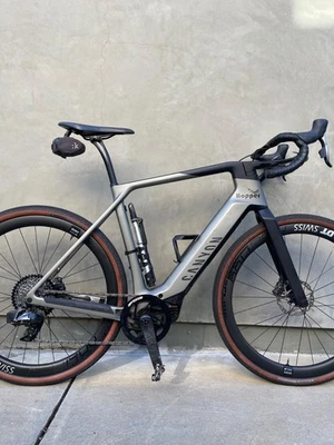 Canyon Grail:ON CF 8 AXS Gravel E-Bike Large Sram Force AXS Xplr. Gravel Bike DT - Image 1 of 4