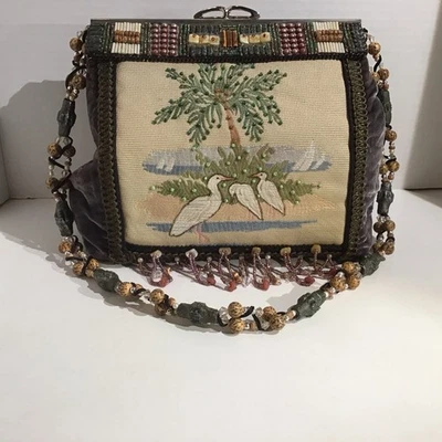 Bolso de Hombro Mary Frances de Terciopelo Marrón con Cuentas Correa Cierre Playa Foto 1 de 4