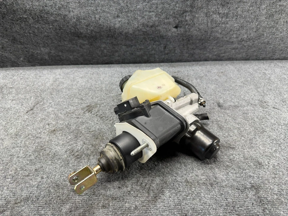 MERCEDES W219 CLS55 CLS63 E55 AMG REFUERZO DE FRENO CILINDRO MAESTRO DEPÓSITO OEM Foto 1 de 4