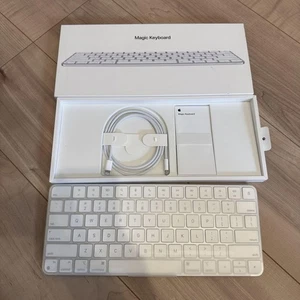 Apple Magic Keyboard biała bezprzewodowa klawiatura Bluetooth z kablem ładującym do - Zdjęcie 1 z 6