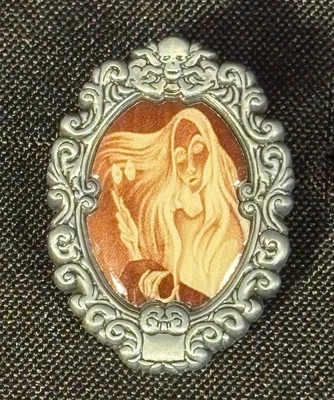 Broche Disneyland DCA WDW 2017 Mansão Assombrada Mistério Camafeu Óculos de Ópera Lady Pin - Imagem 1 de 4