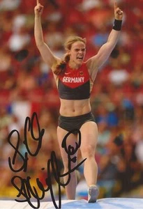 ATHLETICS: SILKE SPIEGELBURG SIGNED 6x4 ACTION PHOTO+COA *GERMANY* - Picture 1 of 1