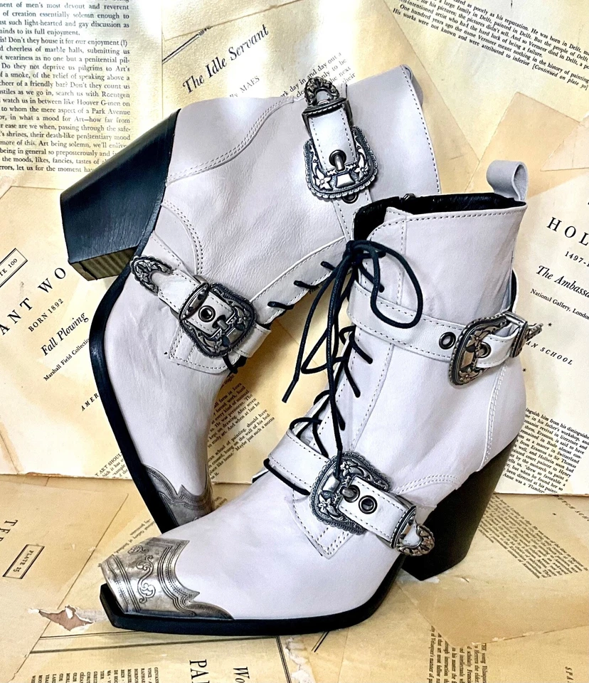 Bota Free People Briar Hebilla Con Cordones Cuero Estaño Grabado Punta Gris Ópalo 37/7 NUEVA Foto 1 de 4