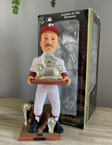 MIKE SCHMIDT Philadelphia Phillies 1996 Golden Glove Award Trophy Bobblehead NIB Cover