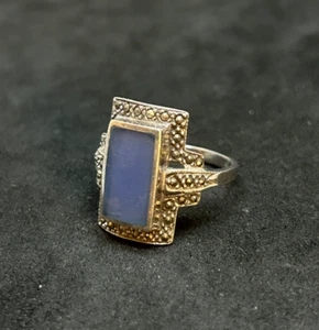 925 Sterling Marcasite Periwinkle Stone Ring 20.5mm Sz 8.5 - 5.05g - Picture 1 of 3