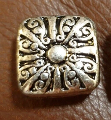 Acrylic sliver square flat beads for jewellery making, 15mm, 1mm thread hole - Image 1 of 3