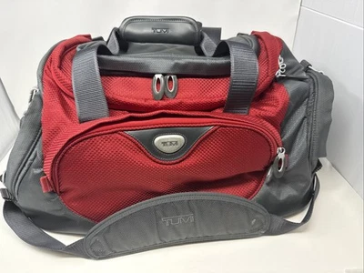 TUMI Boston 2Way баллистический нейлон спортивная сумка ручная кладь красный и серый, отличное - Изображение 1 из 4