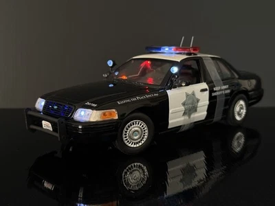 2001 Ford Crown Victoria San Diego Sheriff K-9 1/18 Pattern Lights & Sounds - Image 1 of 4