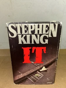 IT by Stephen King 1986 True 1st Edition Hardcover + Dust Jacket Viking Penguin - Picture 1 of 6