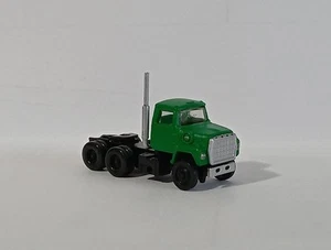 Atlas #2923 Green 1984 Ford 9000 Tractor N scale - Picture 1 of 9