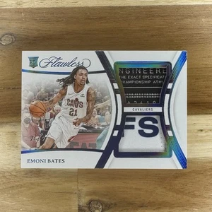 2023-24 Panini Perfetto Emoni Bates 1/1 Rookie Doppia Patch Platino #FDP-EBA - Foto 1 di 2