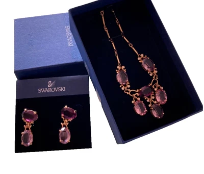 MUITO Raro Novo Autêntico Conjunto de Colar e Brincos de Cristal Rosa Escuro Swarovski - Imagem 1 de 3