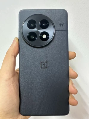 OnePlus 13 12GB+256GB 6.82 in CN Version Dual SIM GSM 5G Unlocked PJZ110 Used - Image 1 of 4