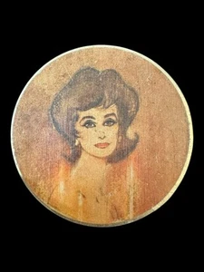 Vintage Avon Gold Satin Complexion Highlight Makeup 1960’s Compact - Bild 1 von 4
