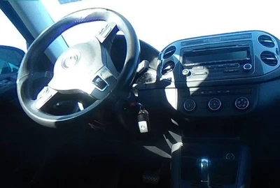 2013 Volkswagen Tiguan Driver Steering Wheel Airbag Air Bag OEM - Image 1 of 4