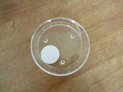 Base de vela de vidrio transparente Sonoma Home Goods contiene una vela de 4" Foto 1 de 3