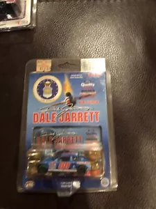 NUEVO DE LOTE ANTIGUO 1/64 DALE JARRETT #88 CALIDAD COCHE 1999 ACCIÓN NASCAR DIECAST - Imagen 1 de 10