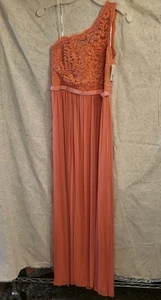 Abito damigella da sposa lungo monospalla pizzo colore corallo nuovo con etichette David's taglia 8 - Foto 1 di 8