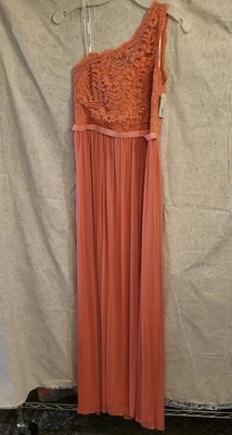 Nuevo con etiquetas Vestido de Dama de honor David's Largo Un Hombro Encaje Color Coral Talla 8 Foto 1 de 4