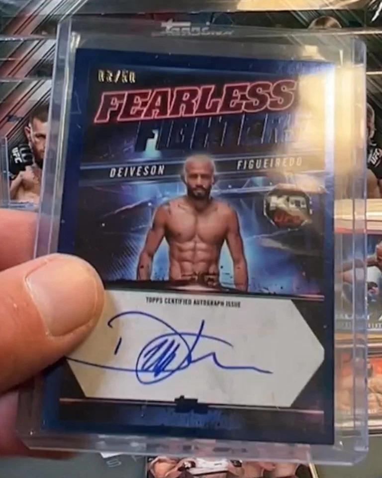 deiveson figueiredo auto /50 2025 Topps Knockout Blue On Card Auto - Image 1 of 1