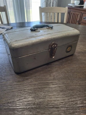 Vintage Union Watertite Steel Chest 14" Tackle Tool Box - Image 1 of 4