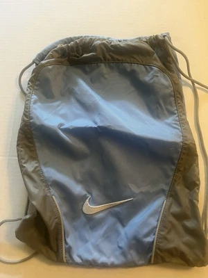 Nike Drawstring Bag Carolina Blue with Zipper Pocket Unisex Adult One Size — 第 1/3 张图片