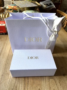Bolso Christian Dior y caja magnética con papel y pegatina. - Imagen 1 de 6