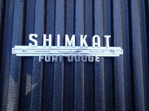 Shimkat Fort Dodge, Iowa MoPar dealer pot metal trunk emblem, nice! Plymouth - Bild 1 von 6