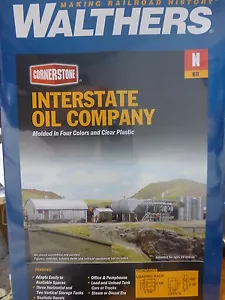 Walthers N #933-3200 Interstate Fuel & Oil -- Kit (Kit de plástico) - Imagen 1 de 1