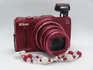 🔥 Nikon COOLPIX S9700 Rot 16MP 30x Zoom Digitalkamera - 🔥 - Bild 1 von 16