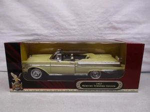 Road Signature 1957 Mercury Turnpike Cruiser 1/18 GG Yellow - Picture 1 of 2