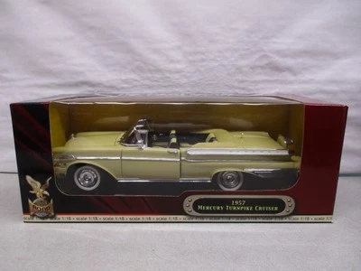 Road Signature 1957 Mercury Turnpike Cruiser 1/18 GG Yellow - Image 1 of 2