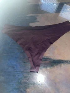 Mutandine perizoma vintage Victoria Secret grandi senza cuciture - Foto 1 di 8