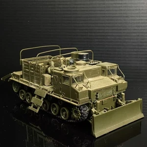 Nitto Traktor Cargo M8A1 Modellbausatz 1/25 gebaut mit Soldaten Plastikmodell - Bild 1 von 14