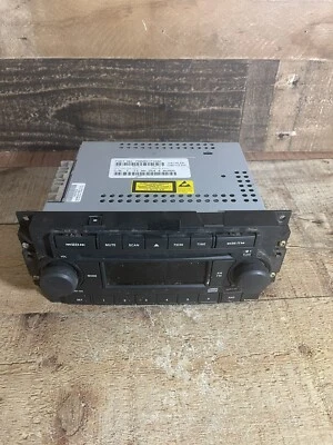 05 06 07 08 09 Chrysler Dodge Dakota Jeep OEM Radio FM/AM MP3 CD P05091710AE Foto 1 de 4