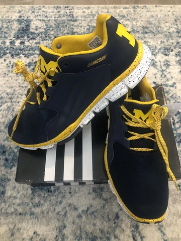 NEW TEAM ISSUED University of Michigan Adidas Gameday Size 13 Shoes - RARE! Cover