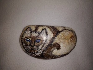 Pet Rock Cat Blue Eyes 6 3/4" Length 4" Width - Picture 1 of 7