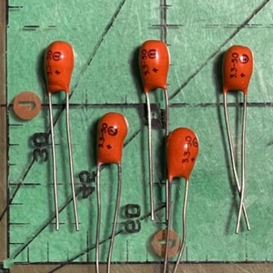 Condensadores de tantalio 196D335X9050JA1 Sprague 3,3uf 50v radial 5 piezas - Imagen 1 de 3