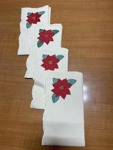 DECEMBER HOME - CREAM/POINTSETTIA DESIGN - FABRIC SET OF 4 NAPKINS - Picture 1 of 5